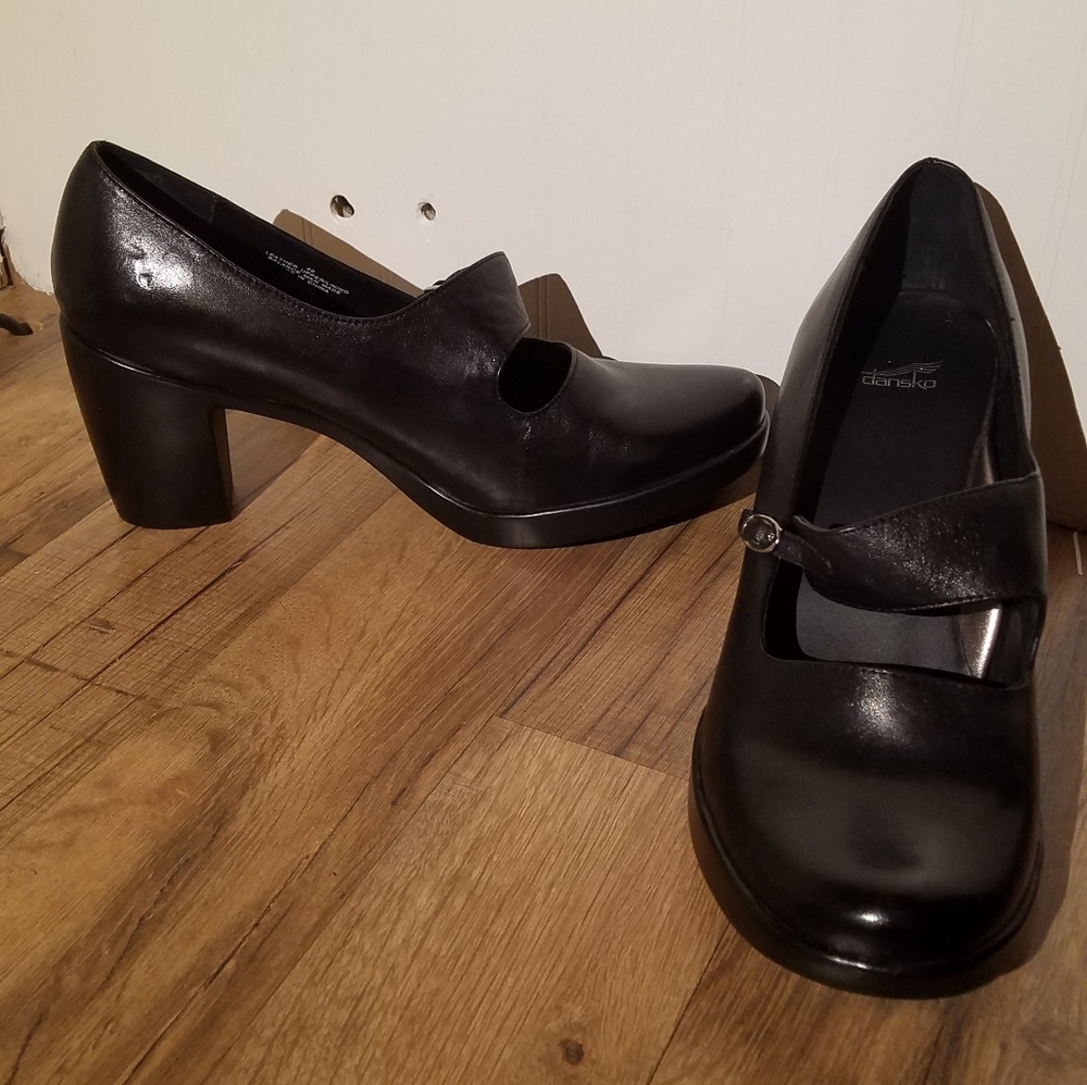Dansko Mary Jane's, Black